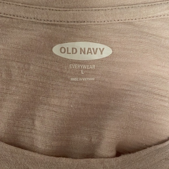 Old Navy Flower pocket t - Picture 3 of 3